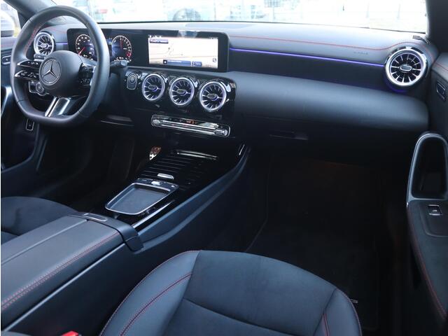 Mercedes-Benz CLA-KLASSE Shooting Brake 250 e Star Edition AMG Line | Panoramadak | Trekhaak | Navigatie | Camera | LED | Multispaak | Automaat