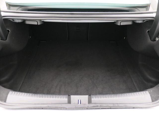 Mercedes-Benz CLA-KLASSE 180 Business Solution Luxury | Dode Hoek Ass | Stoelverwarming | Parkeerpakket met Camera | Cruise Controle | Inclusief 24 maanden Mercedes-Benz Certified garantie voor Europa.