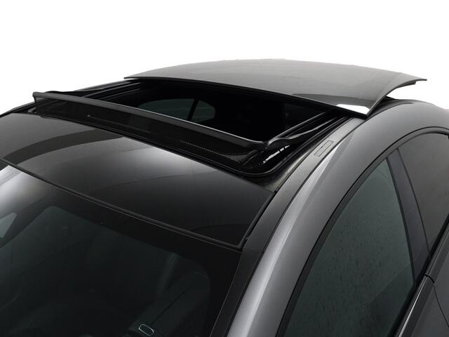 Mercedes-Benz CLA-KLASSE 220 4MATIC AMG Premium Plus Aut- Burmester Surround, Panoramadak, Carplay, Android Auto, Sfeerverlichting, Camera