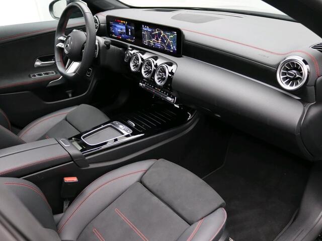 Mercedes-Benz CLA-KLASSE Shooting Brake 250 e Star Edition LIMITED AMG Line | Night Pakket |Panorama Schuif-Kanteldak | Memory Stoelen | Head-up display | Parkeerpakket met 360°-camera. Inclusief 24 maanden Mercedes-Benz Certified garantie voor Europa.