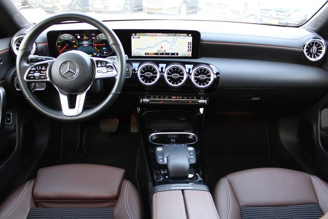 Mercedes-Benz CLA-KLASSE Shooting Brake 250e AUT8 Premium NIGHT PAKKET PANORAMADAK SFEER CARPLAY 18''