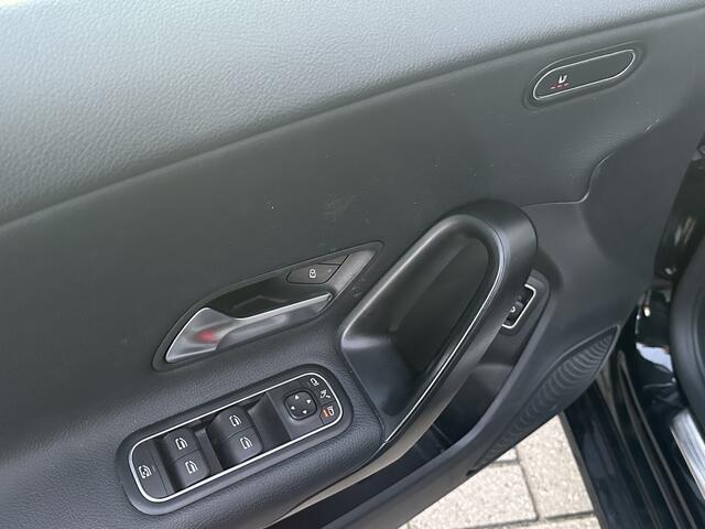 Mercedes-Benz CLA-KLASSE Shooting Brake 180 d Bns Sol. Lux. Aut WIDESCREEN CAMERA PDC SPORTVELGEN