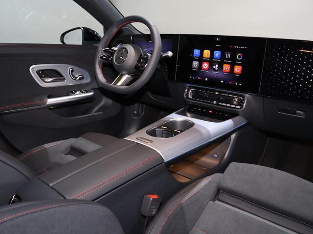 Mercedes-Benz CLA-KLASSE 250+ Launch Edition 85 kWh | Night | Panoramadak | DISTRONIC | Achteruitrijcamera | Dodehoekassistent | Trekhaak |