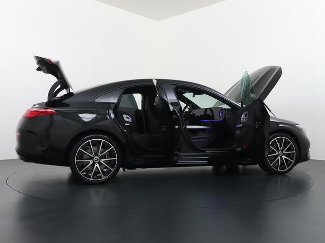 Mercedes-Benz CLA-KLASSE 250+ Launch Edition 85 kWh Accu | Memorystoelen | Warmtepomp | Multibeam Led | Stoelverwarming Voorin | Distronic Cruise Control | Achteruitrijcamera | Nightpakket | Dodehoekassistent