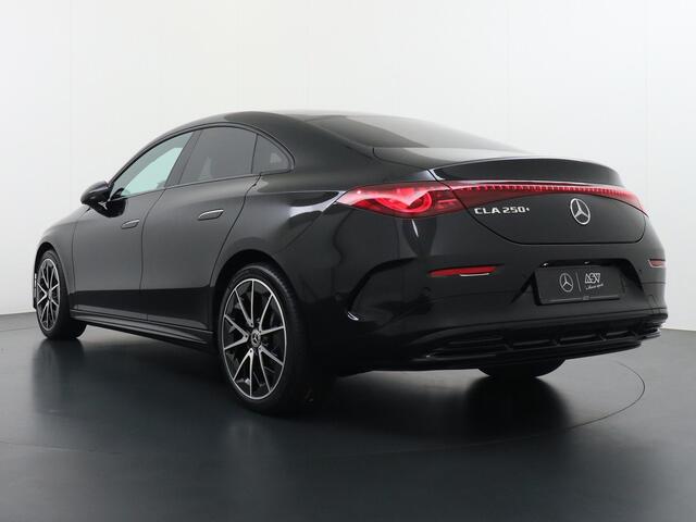 Mercedes-Benz CLA-KLASSE 250+ Launch Edition 85 kWh Accu | Memorystoelen | Warmtepomp | Multibeam Led | Stoelverwarming Voorin | Distronic Cruise Control | Achteruitrijcamera | Nightpakket | Dodehoekassistent