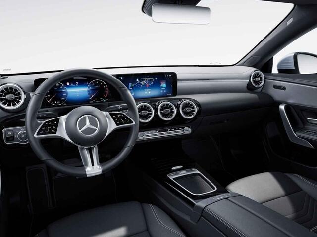 Mercedes-Benz CLA-KLASSE Shooting Brake 180 Star Edition Luxury Line