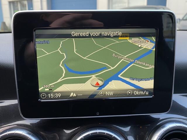 Mercedes-Benz CLA-KLASSE Shooting Brake 180 d Business, 6-BAK, AIRCO, CRUISE CONTROL, LEDER-/STOF INTERIEUR, GROOT NAVI, BLUETOOTH-RADIO-CD-MP3-USB-AUX, ISOFIX, CENT-VERGRENDELING, LM-VELGEN
