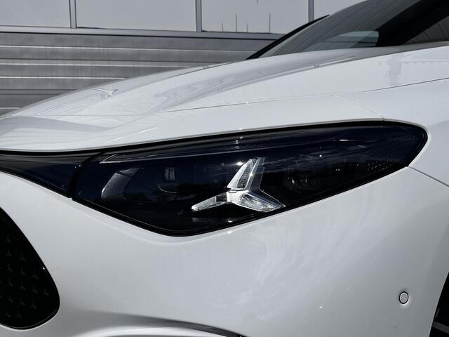 Mercedes-Benz CLA-KLASSE 250+ Launch Edition | AMG Line | Night Pakket | Panoramadak | MULTIBEAM LED Koplampen | DISTRONIC Afstandsassistent | Dodehoekassistent | Elektrisch Verstelbare Stoelen + Memory | Stoelverwarming | Sfeerverlichting