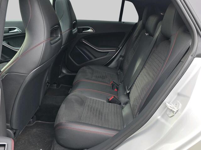 Mercedes-Benz CLA-KLASSE Shooting Brake 180 Business Solution AMG | Automaat | Panoramadak | Navigatie | Stoelverwarming | Elektrische voorstoel |