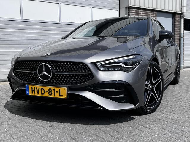Mercedes-Benz CLA-KLASSE 180 Star Edition AMG | Night Pakket | Panoramadak | Bruin Interieur | Dodehoekassistent | Apple CarPlay | Android Auto | Sfeerverlichting | Stoelverwarming | Parkeersensoren | Achteruitrijcamera | Elektrisch Inklapbare Buitenspiegels
