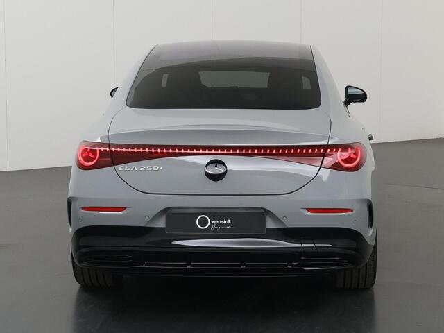 Mercedes-Benz CLA-KLASSE 250+ Launch Edition 85 kWh | Night | Panoramadak | Stoelverwarming | DISTRONIC | Achteruitrijcamera | Dodehoekassistent |