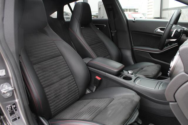 Mercedes-Benz CLA-KLASSE Shooting Brake 180 / AMG / Panoramadak / N.A.P.