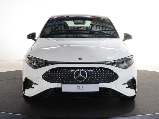 Mercedes-Benz CLA-KLASSE 250+ Launch Edition 85 kWh | Night | Panoramadak | Stoelverwarming | DISTRONIC | Achteruitrijcamera | Dodehoekassistent |
