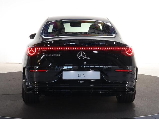 Mercedes-Benz CLA-KLASSE 250+ Launch Edition 85 kWh | Night | Panoramadak | Stoelverwarming | DISTRONIC | Achteruitrijcamera | Dodehoekassistent | Trekhaak |