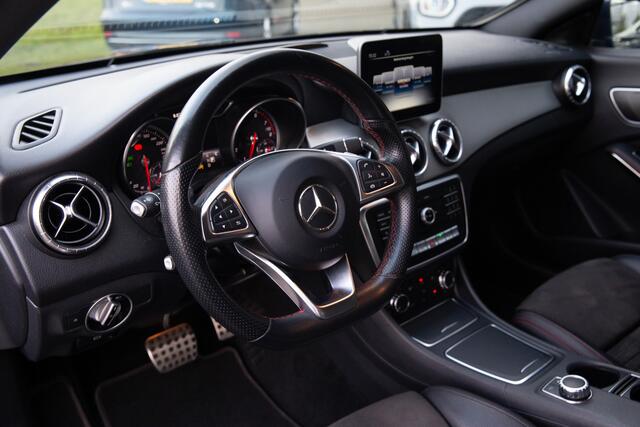 Mercedes-Benz CLA-KLASSE 180 Business Solution AMG Upgrade Edition , Achteruitrijcamera, Stoelverwarming,