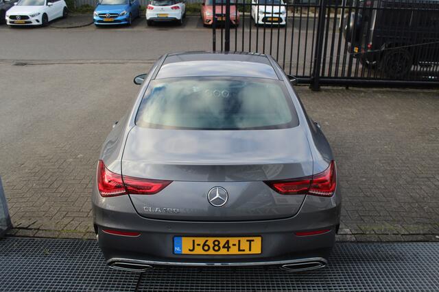 Mercedes-Benz CLA-KLASSE 180 Automaat AMG/Sfeerverlichting/Navigatie/Cruise control/Parkeersensoren rondom/Inklapbare spiegels/Led koplampen/Bluetooth/Lane assist