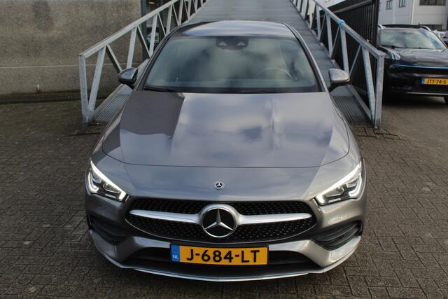 Mercedes-Benz CLA-KLASSE 180 Automaat AMG/Sfeerverlichting/Navigatie/Cruise control/Parkeersensoren rondom/Inklapbare spiegels/Led koplampen/Bluetooth/Lane assist