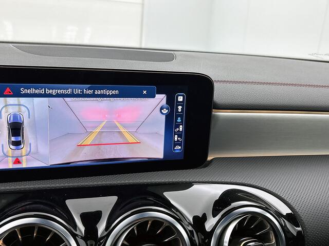 Mercedes-Benz CLA-KLASSE 180 Star Edition AMG Line Plus | Parkeerpakket met 360°-camera | Head-up display | Voorstoelen met Memory | Dodehoekassistent | Antidiefstalpakket GUARD 360° Plus | Draadloos oplaadsysteem voor Smartphone |