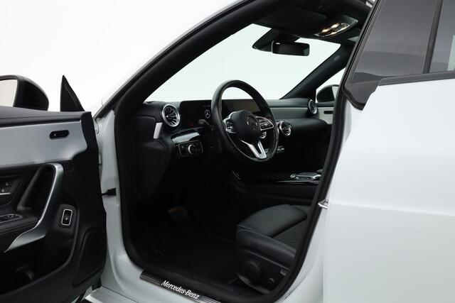 Mercedes-Benz CLA-KLASSE 250 e Luxury Line | Pano | Elek. Trekhaak | Dig. Cockpit | Cruise | Stoelverw. | Camera | Keyless | 18'' | Multibeam