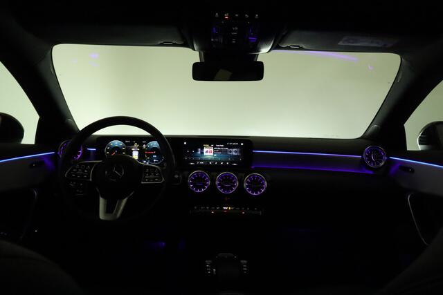 Mercedes-Benz CLA-KLASSE 250 e Luxury Line | Pano | Elek. Trekhaak | Dig. Cockpit | Cruise | Stoelverw. | Camera | Keyless | 18'' | Multibeam