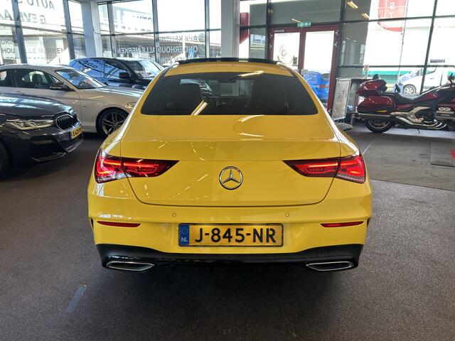 Mercedes-Benz CLA-KLASSE 220 Premium Plus AMG | Panoramadak | Sfeerverlichting | Cruise control | Climate control | Achteruitrijcamera | Stoelverwarming | Lane assist | Elek. inklapbare spiegels | Adaptief onderstel | Navigatie | Lederen/Alcantara bekleding