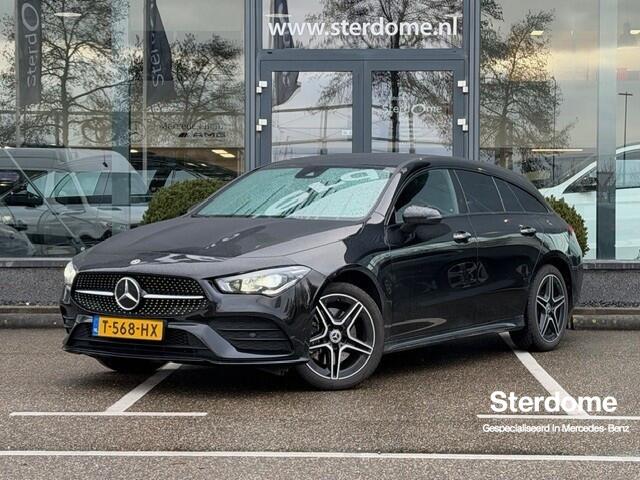 Mercedes-Benz CLA-KLASSE Shooting Brake 250 e AMG Line l MBUX l Camera l Tempomaat l Sfeerverlichting l LED l Keyless Go l Night pakket l Dodehoek assistent l Elekt. bed. Achterklep l Spiegel pakket l Afneembare trekhaak l Diefstel inbraak alarm l 581 Automatische Airco l Comfort