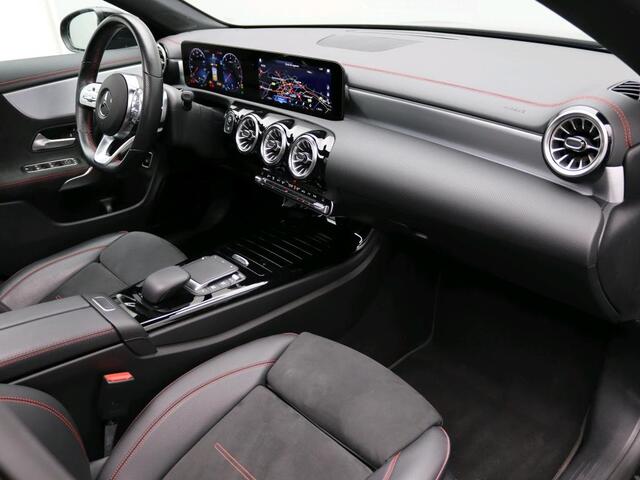 Mercedes-Benz CLA-KLASSE Shooting Brake 180 Business Solution AMG AMG | Night Pakket | Panorama Schuif-Kanteldak | Trekhaak | Memory Voorstoelen | Sfeerverlichting. Inclusief 24 maanden Mercedes-Benz Certified garantie voor Europa.