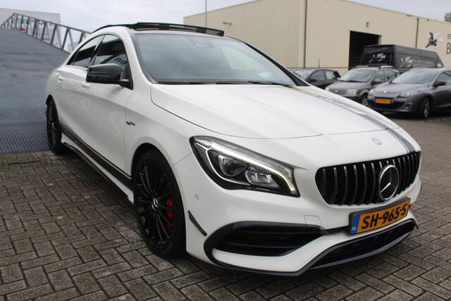 Mercedes-Benz CLA-KLASSE 45 AMG 4MATIC 381pk Panoramadak/Schaalstoelen/Navigatie/Achteruitrijcamera/Performance uitlaat/Elektrische best. stoel met geheugen/Sfeerverlichting/Keyless/Stoelverwarming/Inklapbare spiegels/Dodehoek detectie/Apple carplay/Led koplampen