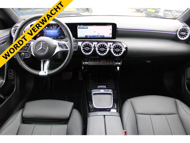 Mercedes-Benz CLA-KLASSE Shooting Brake 250 e Luxury Line WIDESCREEN KEYLESS SFEER 18''