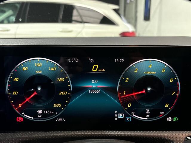 Mercedes-Benz CLA-KLASSE Shooting Brake 200 Business Solution AMG | Memory | Panoramadak | Trekhaak | NL auto | BTW |