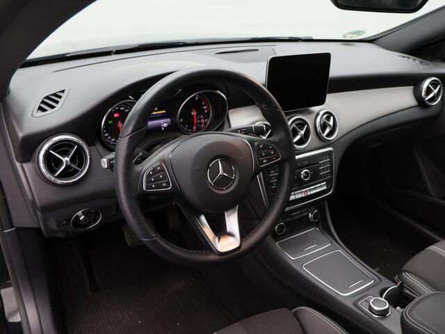Mercedes-Benz CLA-KLASSE 180 Business Solution 123 Pk Automaat | Sportstoelen | Camera | Stoelverwarming | 18 Inch | 46.230 Km!