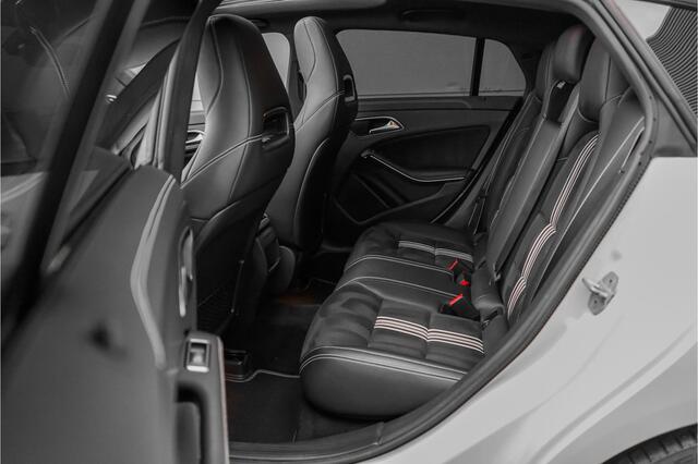 Mercedes-Benz CLA-KLASSE Shooting Brake 180 AMG Edition Night Pano Stoelverw 19"