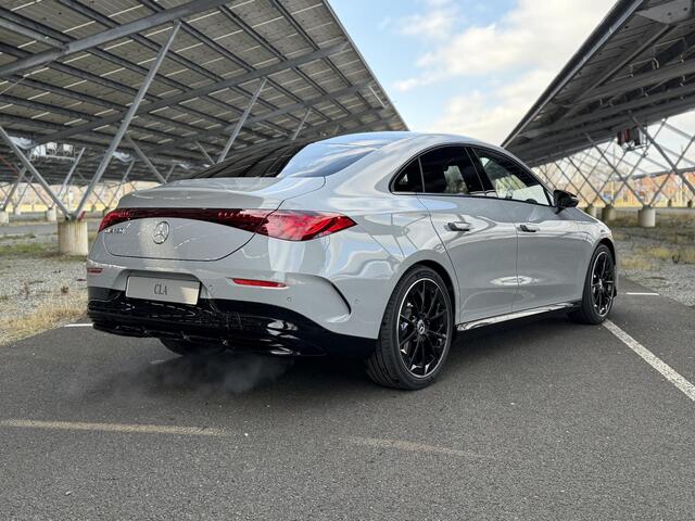 Mercedes-Benz CLA-KLASSE 180 Business Solution AMG | Night | Superscreen | Panoramadak | Trekhaak | Memory | Sfeerverlichting | Parkeercamera |