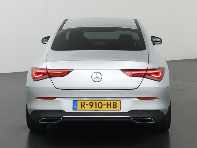Mercedes-Benz CLA-KLASSE 180 Luxury Line | Achteruitrijcamera | Stoelverwarming | Widescreen | Distronic |