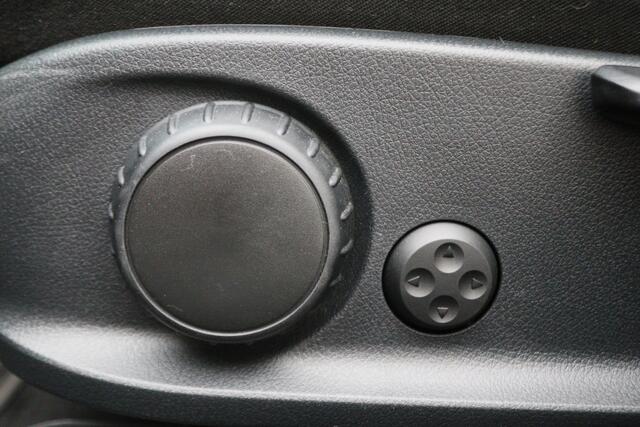 Mercedes-Benz CLA-KLASSE Shooting Brake 180 Business Solution Luxury Leer, Camera, Apple Carplay, Sfeerverlichting, PDC