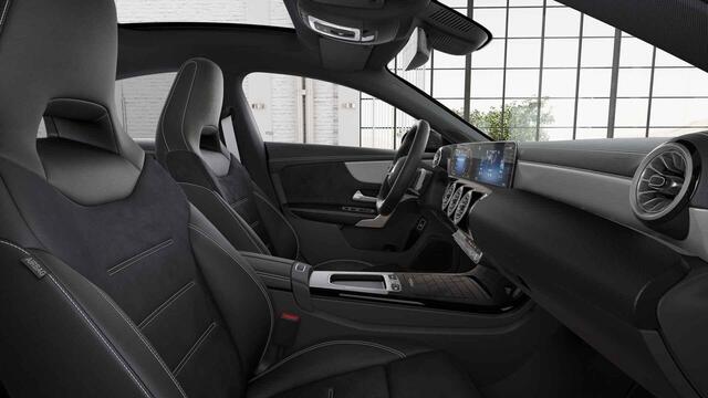 Mercedes-Benz CLA-KLASSE Coupé 180 Business Solution AMG | Panoramaschuifdak | AMG Line Plus | Night pakket | Head-up display | 360° camera | 19"AMG velgen Multispaaks