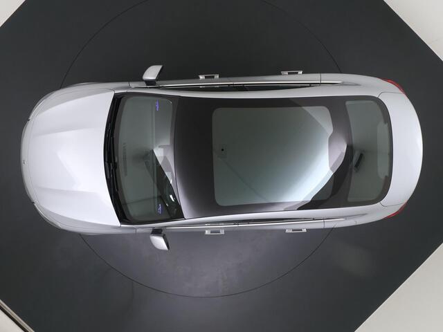 Mercedes-Benz CLA-KLASSE 180 Business Solution AMG | Panoramadak | Adaptieve Cruise Control | Dodehoekassistent | Verkeersbordenassistent | Adaptieve Grootlichtassistent | Stoelverwarming | Sfeerverlichting | Apple CarPlay | Android Auto | Achteruitrijcamera | Parkeersensoren