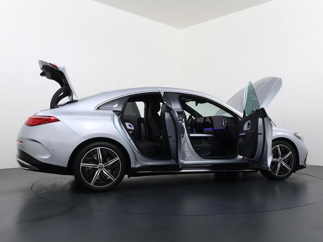 Mercedes-Benz CLA-KLASSE 180 Business Solution AMG | Panoramadak | Adaptieve Cruise Control | Dodehoekassistent | Verkeersbordenassistent | Adaptieve Grootlichtassistent | Stoelverwarming | Sfeerverlichting | Apple CarPlay | Android Auto | Achteruitrijcamera | Parkeersensoren