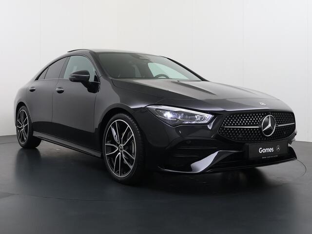Mercedes-Benz CLA-KLASSE 180 Business Solution AMG | AMG Plus Pakket | Night Pakket | Panoramadak | 360° Camera | Head-up Display | Augmented Reality voor Navigatie | Dodehoekassistent | Advanced Sound System | MULTIBEAM LED Koplampen | Elektrisch Verstelbare Stoelen + Memory | S