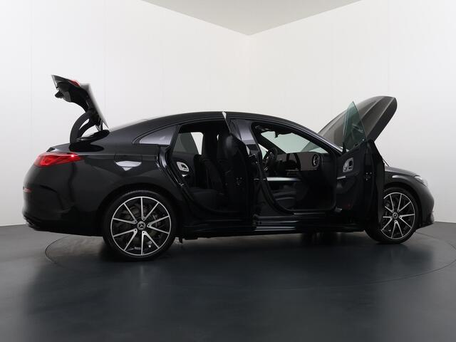 Mercedes-Benz CLA-KLASSE 250+ Launch Edition | AMG Line | Night Pakket | Panoramadak | Adaptieve Cruise Control | Dodehoekassistent | MULTIBEAM LED Koplampen | Elektrisch Verstelbare Stoelen + Memory | Stoelverwarming | Sfeerverlichting | THERMOTRONIC Klimaatregeling | Apple CarP