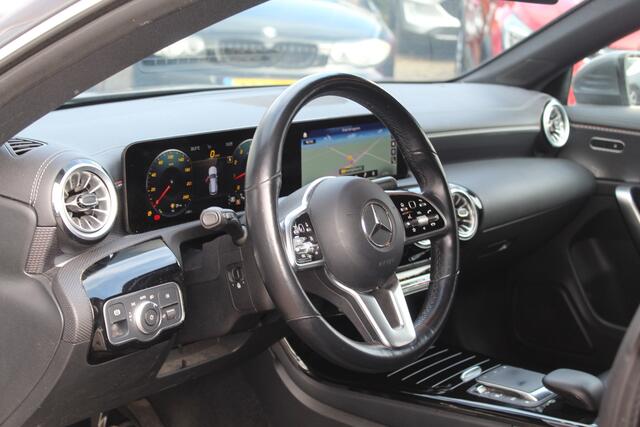 Mercedes-Benz CLA-KLASSE Shooting Brake 200 Luxury Line