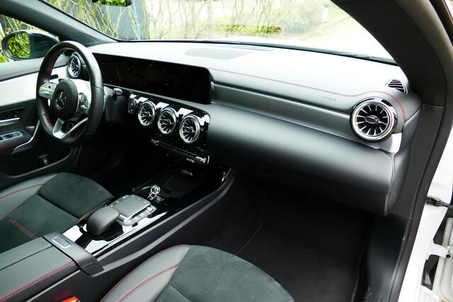 Mercedes-Benz CLA-KLASSE Shooting Brake 200 AMG Line. Panodak,