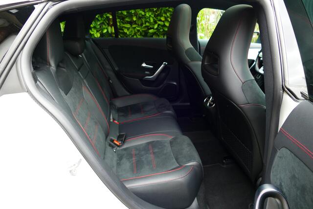 Mercedes-Benz CLA-KLASSE Shooting Brake 200 AMG Line. Panodak,