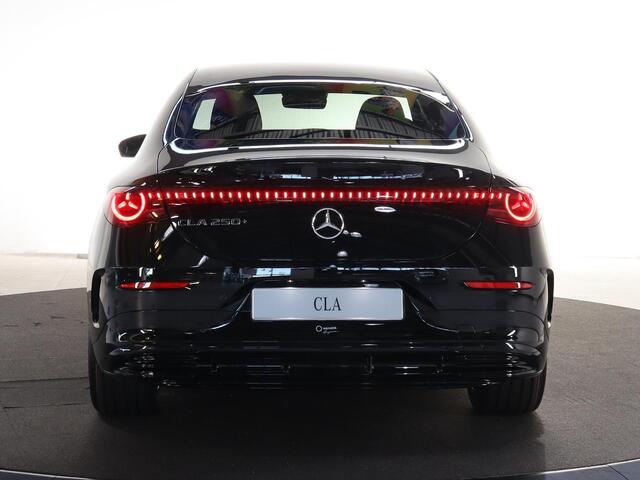 Mercedes-Benz CLA-KLASSE 250+ Launch Edition 85 kWh | Night | Panoramadak | Stoelverwarming | DISTRONIC | Achteruitrijcamera | Dodehoekassistent | Trekhaak |