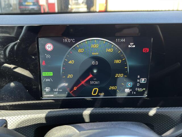 Mercedes-Benz CLA-KLASSE Shooting Brake 250 e 17"/Apple Carplay & Android Auto/LED/Stoelverwarming/Camera/Climate