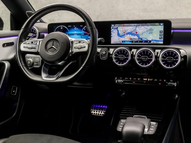 Mercedes-Benz CLA-KLASSE 250 e AMG Sport 218Pk Automaat (APPLE CARPLAY, SFEERVERLICHTING, BURMESTER, GETINT GLAS, CAMERA, LEDER/ALCANTARA, STOELVERWARMING, WIDESCREEN, NIEUWSTAAT)