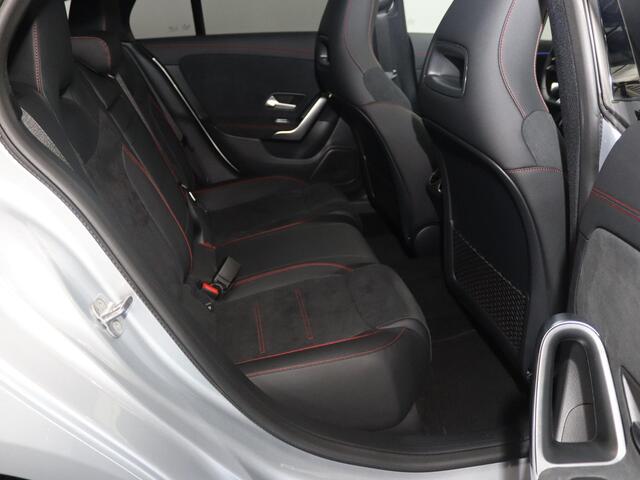 Mercedes-Benz CLA-KLASSE Shooting Brake 250e Business Solution AMG | Night | Panoramadak | Trekhaak | Sfeerverlichting | Parkeercamera | Stoelverwarming |