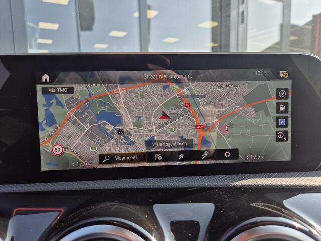 Mercedes-Benz CLA-KLASSE 200 Business Solution AMG | Navigatie | Panoramadak |