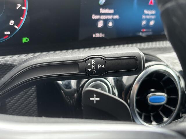 Mercedes-Benz CLA-KLASSE Shooting Brake 180 Business Solution | Mbux | Stoelverwarming | Parkeer Camera | Elektrische Achterklep