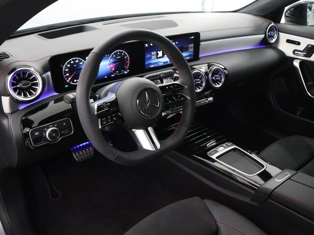 Mercedes-Benz CLA-KLASSE Shooting brake 180 Business Solution AMG | Panoramadak | Dodehoekassistent | HUD | 360° camera | Nightpakket | Keyless Entry/Go |